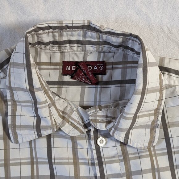 NEVADA MEN'S BUTTON UP FRONT SHORT SLEEVE SHIRT COLLAR NECK SIZE MEDIUM CASUAL - Picture 3 of 16